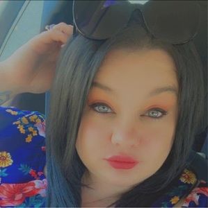 Meet your Posher, Leeann